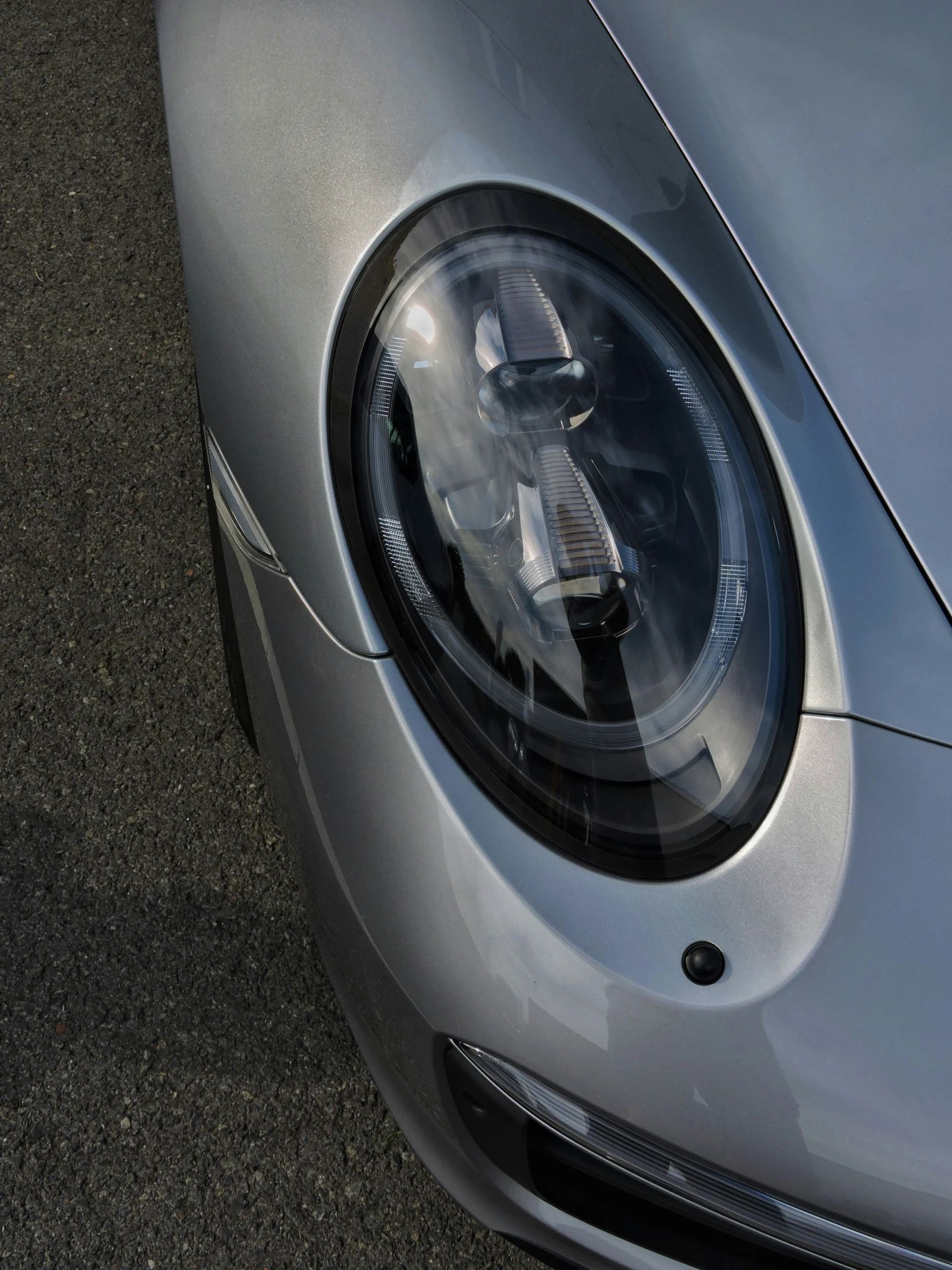 eds_carspot-Zhm6TtWiwFE-unsplash